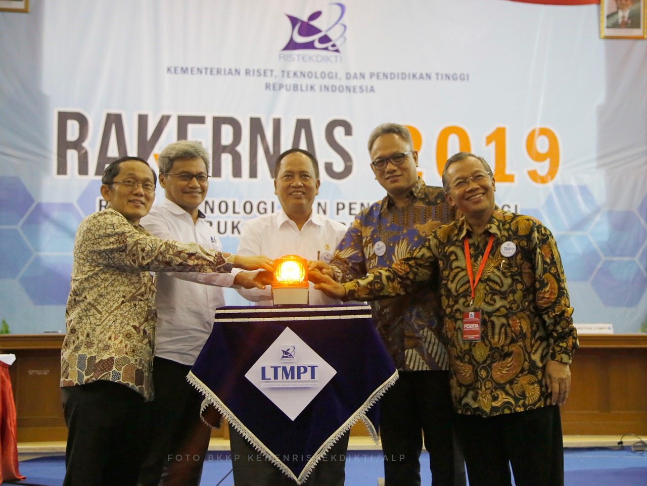 Menristekdikti bersama jajaran dalam peluncuran resmi LTMPT di Universitas Diponegoro, Semarang, 4 Januari 2019
