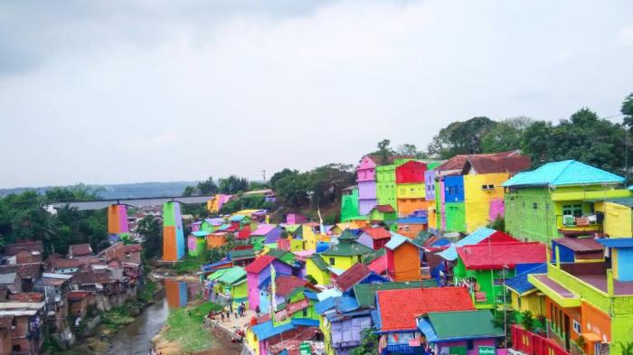 Kampung Jodipan, dulu kumuh kini berseri (sumber : tribunnews.com)
