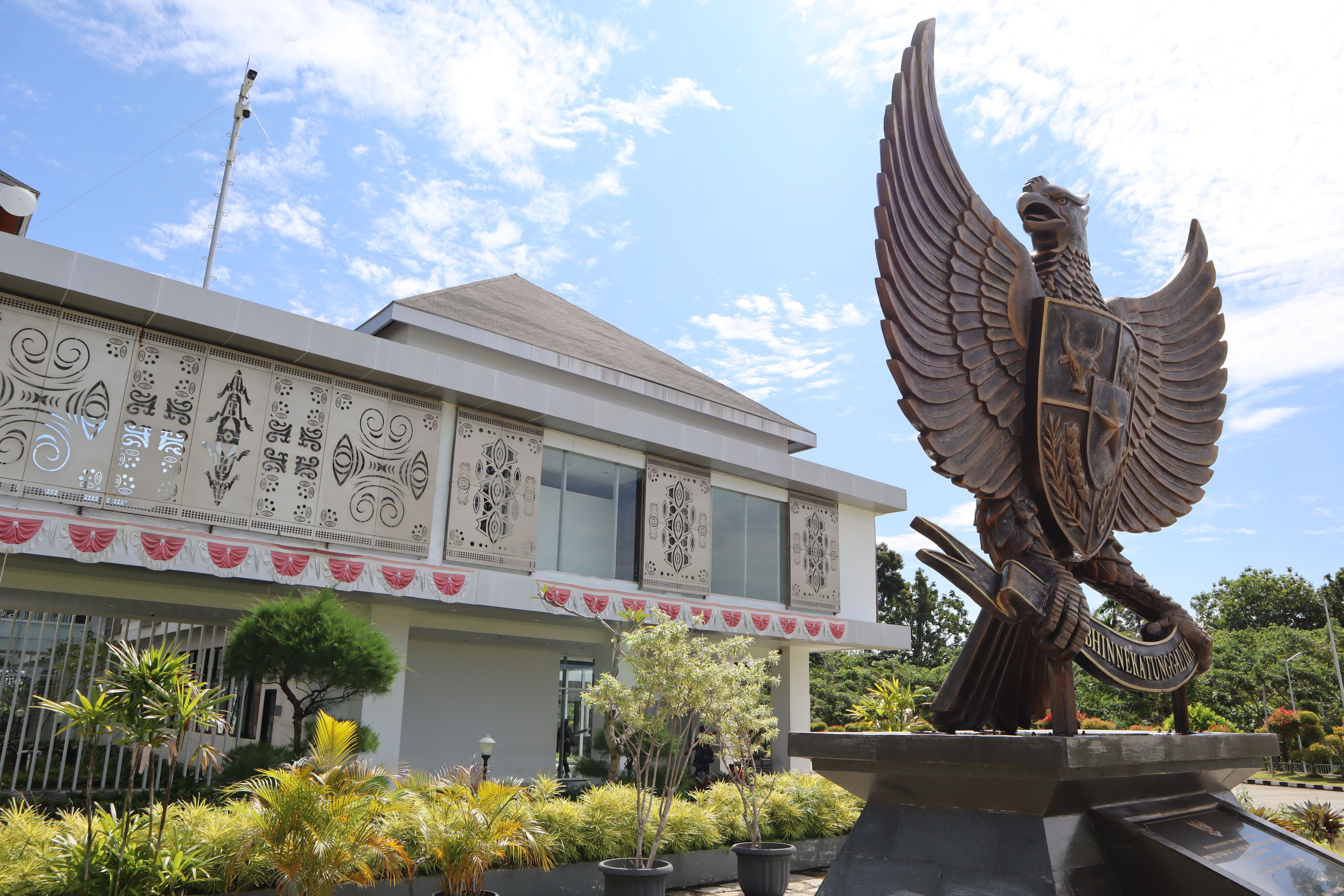Pembangunan PLBN di beberapa titik perbatasan menerapkan nilai-nilai nasionalisme dan jati diri bangsa Indonesia | Sumber kemenkeu