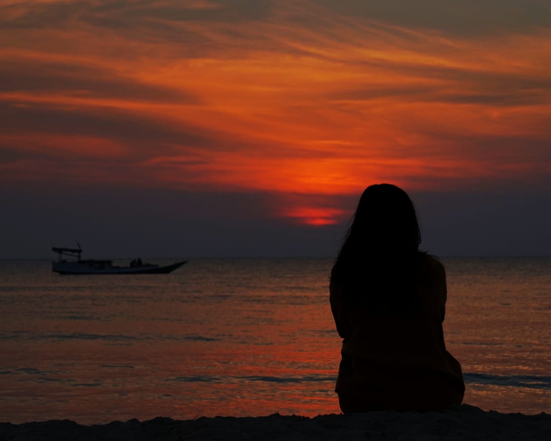 Eloknya sunset di Pantai Ombak Mati - © www.instagram.com/thisiswulanjarii/